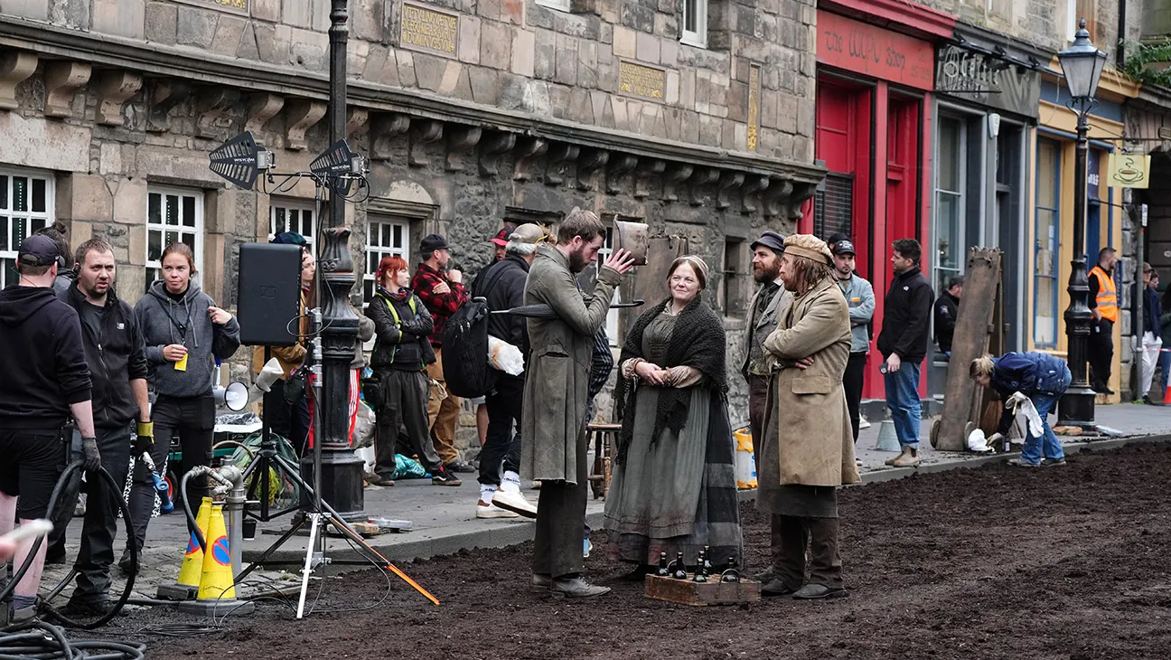 How to Get Cast as an Extra in Film and TV