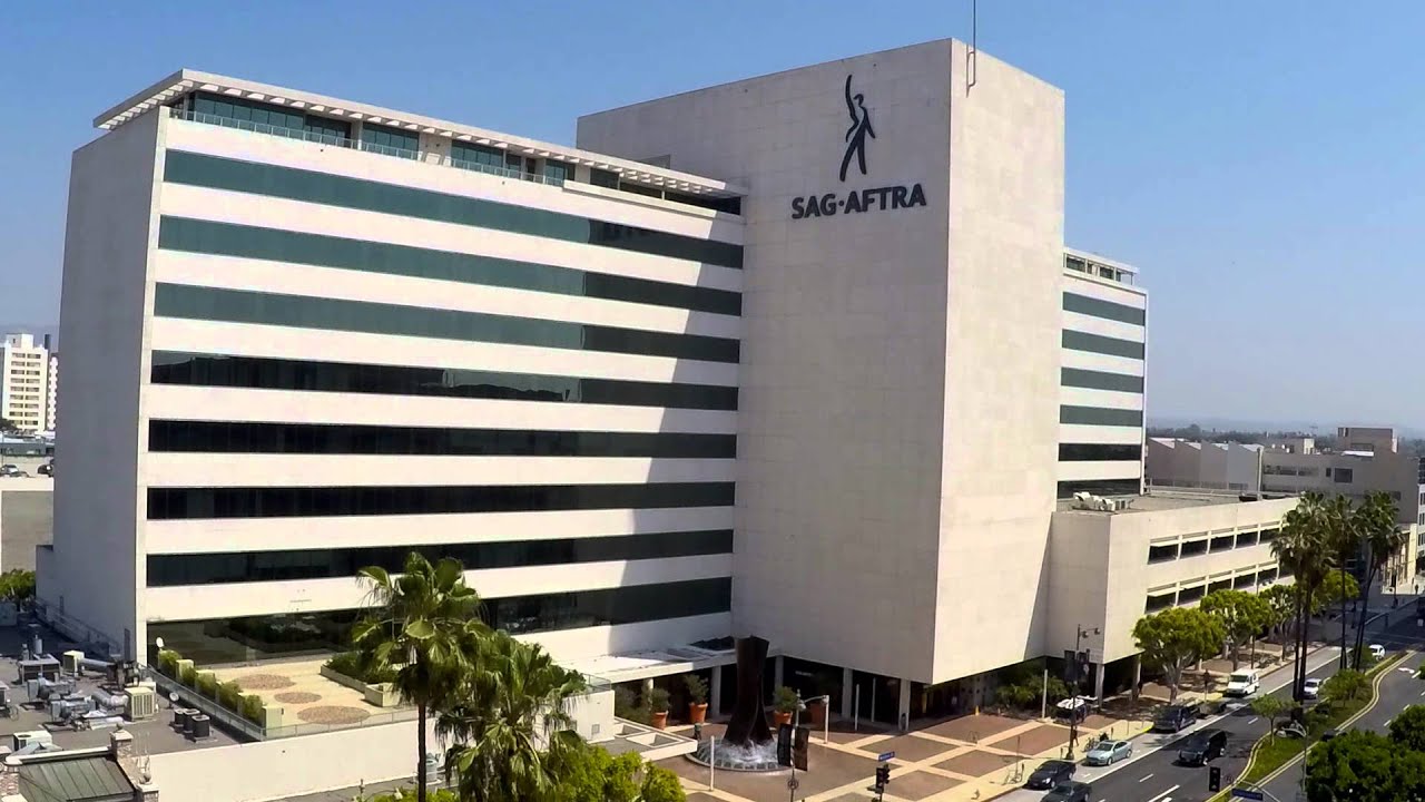 Do Background Actors Have to Join SAG-AFTRA?